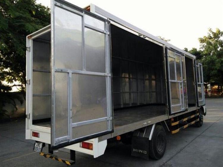 Xe tải Hino 3,8 tấn thùng dài 5,2 m 2