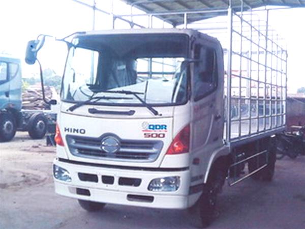 Xe tải Hino 5,4 tấn chở gia cầm thùng dài 5,6m 1
